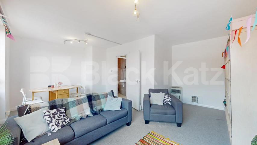 Spacious split level 3 bed mins to tube and Regents Park  Salisbury Street, Marylebone